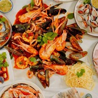 ข้าวไข่ข้นซอสสุกี้ ห่อหมกทะเลไข่ข้น ฟรีพริกน้ำปลา พริกน้ำปลาทำเองโคตรแซ่บ ข้าวเมนูอื่นก็มีนะคะ