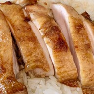 ข้าวหน้าไก่ย่าง ลูกชิ้นปิ้ง น้ำจิ้มรสเด็ด เจ็ดย่านน้ำ เจ้าพระยาทาวน์