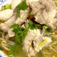 สุกี้รสเด็ด ก๋วยเตี๋ยวซี่โครงหมู