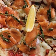 Little Wild Cafe & PIZZA สวนทิวไผ่