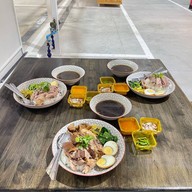 ขาหมูคนวัง (ฅ) ม.รามคำแหง 2