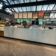 Starbucks เอ็มควอเทียร์ สกาย การ์เด้นท์