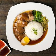 ข้าวขาหมูตุ๋นเห็ดหอมคุณสา-ข้าวต้มปลา ร่มเกล้า