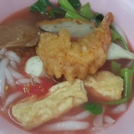 เมนูของร้าน ต้นเย็นตาโฟกุ้งทอด