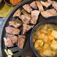 เมนูของร้าน 엉터리생고기 무한리필 명동점 | Myeongdong Korean BBQ