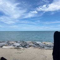 นั่งเล่น at บ่อนนท์