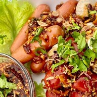 ยำลูกชิ้นเสียบไม้  ซอยหมอเสนอ ซอยหมอเสนอ