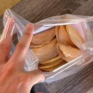 วน วน ขนมเบื้อง หน้า รพ.พัทยาปัทมคุณ