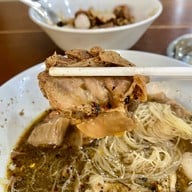 ก๋วยเตี๋ยวหมูตุ๋นนายเป็ด