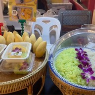 ข้าวเหนียวมะม่วงบ้านหม้อ