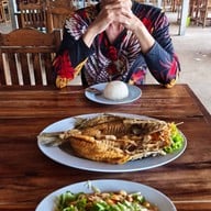 ครัวเม็ดทราย ชายหาดชะอำ