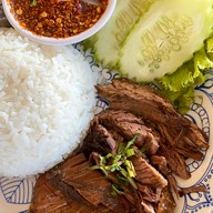 ป.ประทีป ก๋วยเตี๋ยวเรือ สาขาสำเพ็งเมืองคอน ลานนายหัว (ตรงข้ามสำเพ็งเมืองคอน)