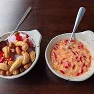 เลียปาก