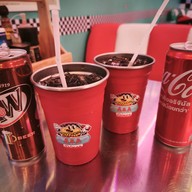 เมนูของร้าน A&A Diner ทรีสแควร์