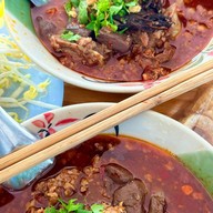 น้ำเงี้ยว ป้าสุข