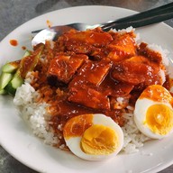 เมนูของร้าน สุณีข้าวหมูแดง ตลาดพลู -