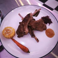 เมนูของร้าน A&A Diner ทรีสแควร์