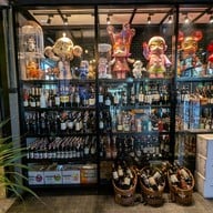 เลียปาก