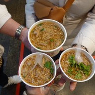 เมนูของร้าน Ay-Chung Flour-Rice Noodle