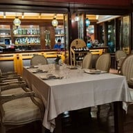 Raya Restaurant & wine bistro / Raya Coffee