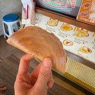 วน วน ขนมเบื้อง สาขาบางพลี ย้ายมาอยู่เชิงสะพานลอย ตรงข้ามตลาดนัดเรือบิน