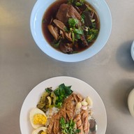 ข้าวขาหมูอาม่า  (ซอยแจ้งวัฒนะ 43/1)
