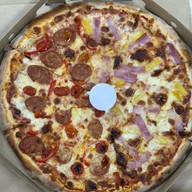 เมนูของร้าน Royal Pizza Phrakhanong