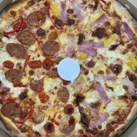 เมนูของร้าน Royal Pizza Phrakhanong