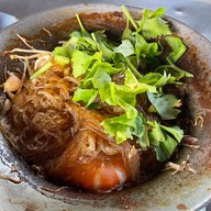 ขาหมูสะพาน -