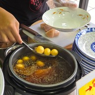 สุรพลข้าวมันไก่สิงคโปร์