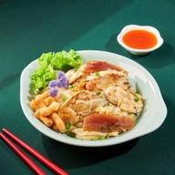 หลังห้อยเทียนเหลา (ราดหน้าเฮียอ้วน ตำนานเยาวราช) สาขาเมืองทอง สาขาเมืองทอง