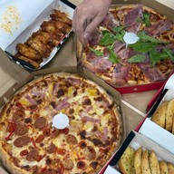 เมนูของร้าน Royal Pizza Phrakhanong