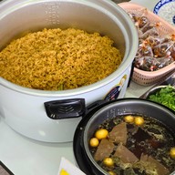 สุรพลข้าวมันไก่สิงคโปร์