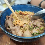 โกจิก๋วยเตี๋ยวเรืออยุธยา นนทบุรี