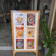 ร้านกลิ่นข้าวซอย -