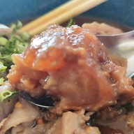 โกจิก๋วยเตี๋ยวเรืออยุธยา นนทบุรี