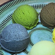 Miyuki Ice-cream บรรทัดทอง