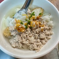 เมนูของร้าน ยูก๋วยเตี๋ยวลูกชิ้นปลาเย็นตาโฟ ยู ลูกชิ้นปลา เย็นตาโฟ