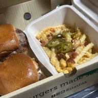 Stax Burger ห้วยขวาง