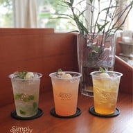 ซิมพลี่ สเปซ คอฟฟี่ แอนด์ สตูดิโอ สาขาเดียว