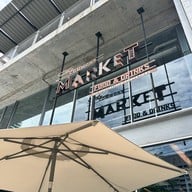 บรรยากาศ theCOMMONS ทองหล่อ