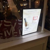 Emily's เส้นหมี่ไก่ฉีก Emily’s เส้นหมี่ไก่ฉีก