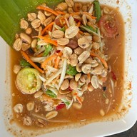 ส้มตำนัวร์จ๊าด (ตึกก่อนถึงแยกกวงฮั้ว) ระยอง
