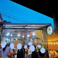 บรรยากาศ ร้านอุบลแจ่วฮ้อน ราชาเหงือกทอด ซอยศาสนา2