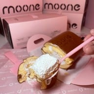 Moone Rolls Central World