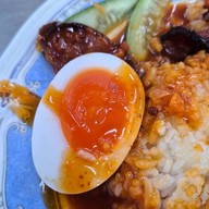 ธานี ข้าวหมูแดง - หมูกรอบ อารีย์