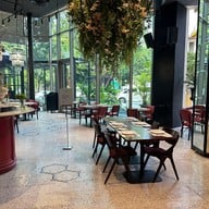 Another Hound Café สยามพารากอน