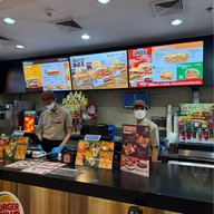 Burger King สนามบิน ดอนเมือง : อาคาร 2 ห้องโถงผู้โดยสารขาออกภายในประเทศ ประตู 3 แอร์ไซด์