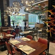 Another Hound Café สยามพารากอน