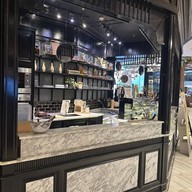 Another Hound Café สยามพารากอน